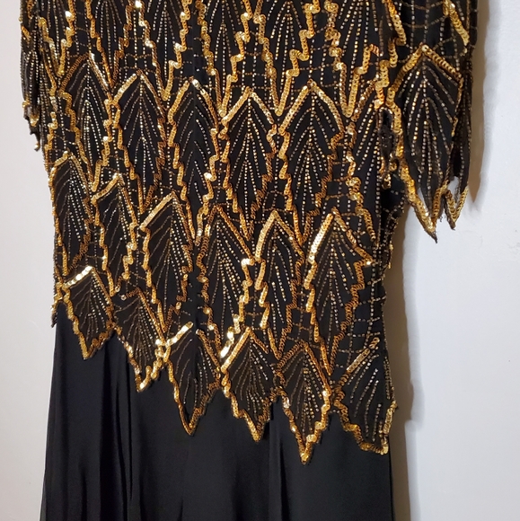 Golden Leaf Beaded and Sequin Black and Gold Flowy Short Sleeve Evening Dress - Picture 10 of 16